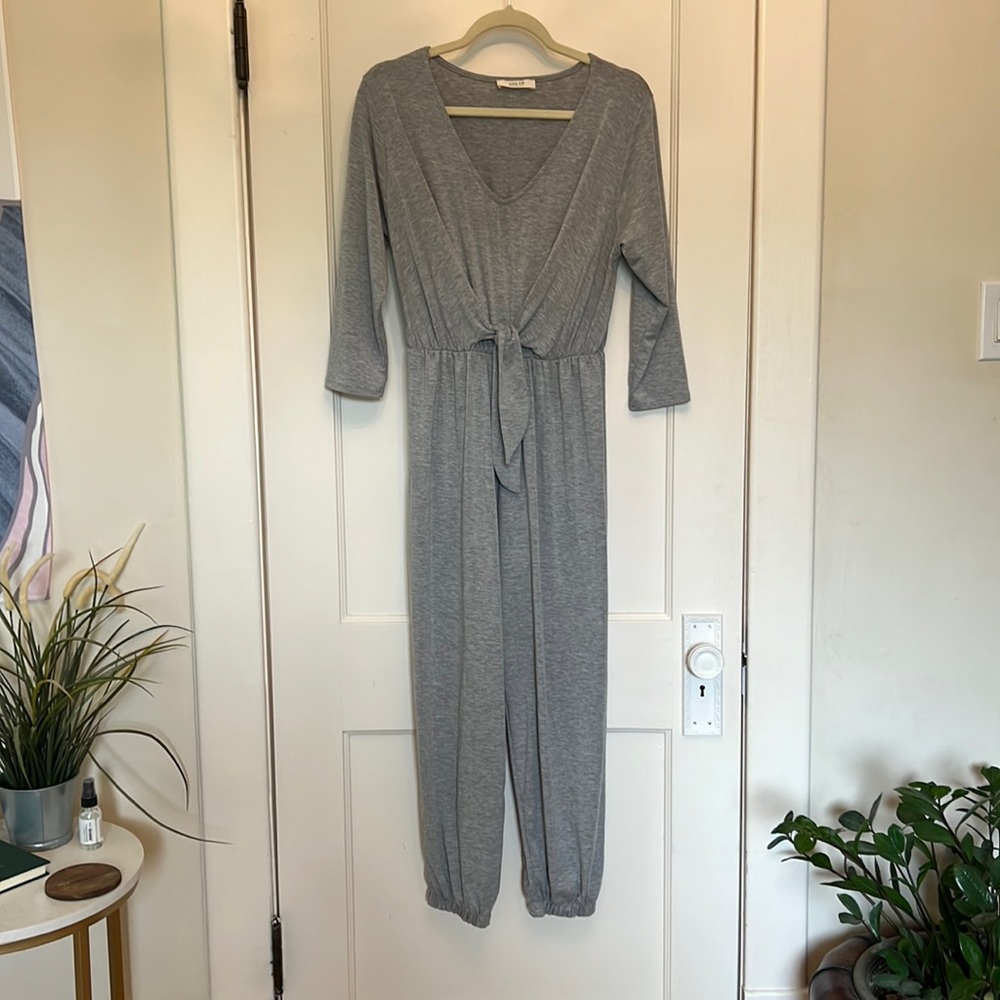 Super comfortable grey jumpsuit size medium